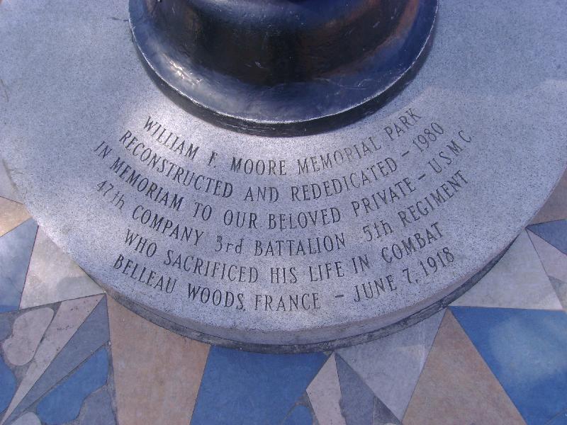 Zoom on the image : William F. Moore Memorial 